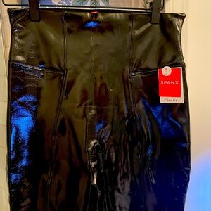 Spanx Faux Patent Leather Leggings size Medium. NWT